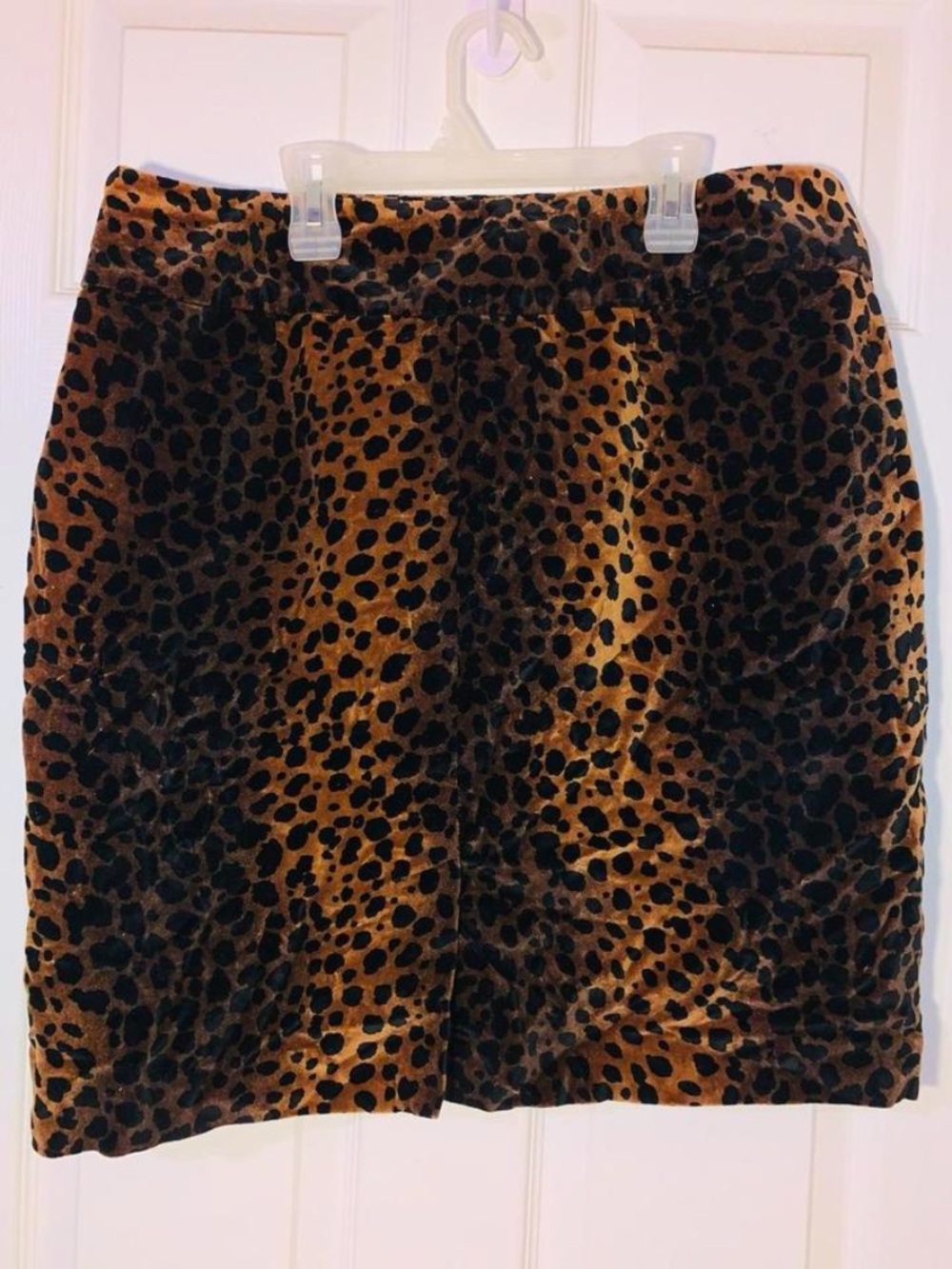 Vintage Y2K Leopard Print Velvet Mini Skirt
Animal Print Slit Pencil Skirt